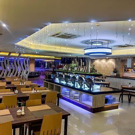 Grand Parama Hotel Tanjung Redep Exterior foto