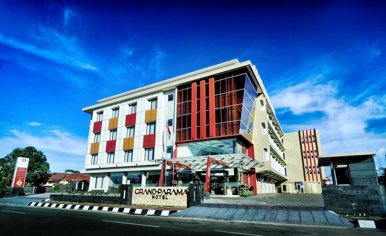 Grand Parama Hotel Tanjung Redep Exterior foto