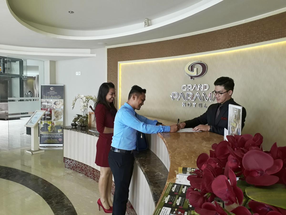 Grand Parama Hotel Tanjung Redep Exterior foto