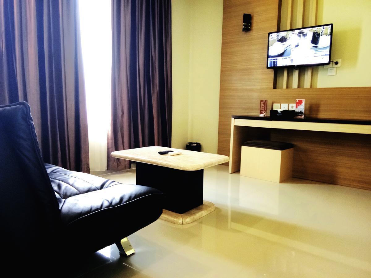 Grand Parama Hotel Tanjung Redep Exterior foto