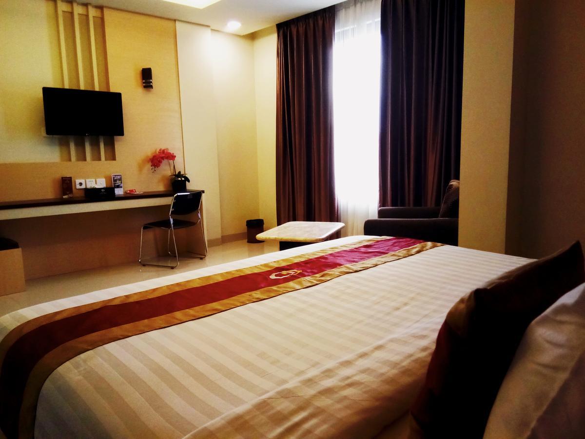 Grand Parama Hotel Tanjung Redep Exterior foto