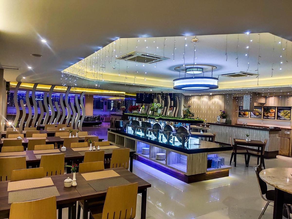 Grand Parama Hotel Tanjung Redep Exterior foto